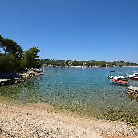 Parunov By Interhome * Rogač