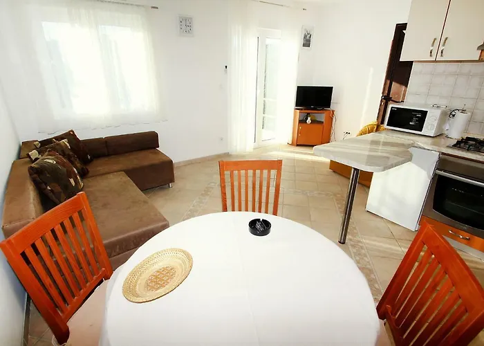 Parunov By Interhome * Rogač