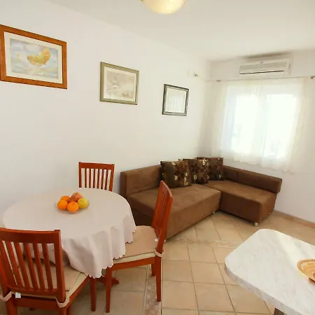 Parunov By Interhome *